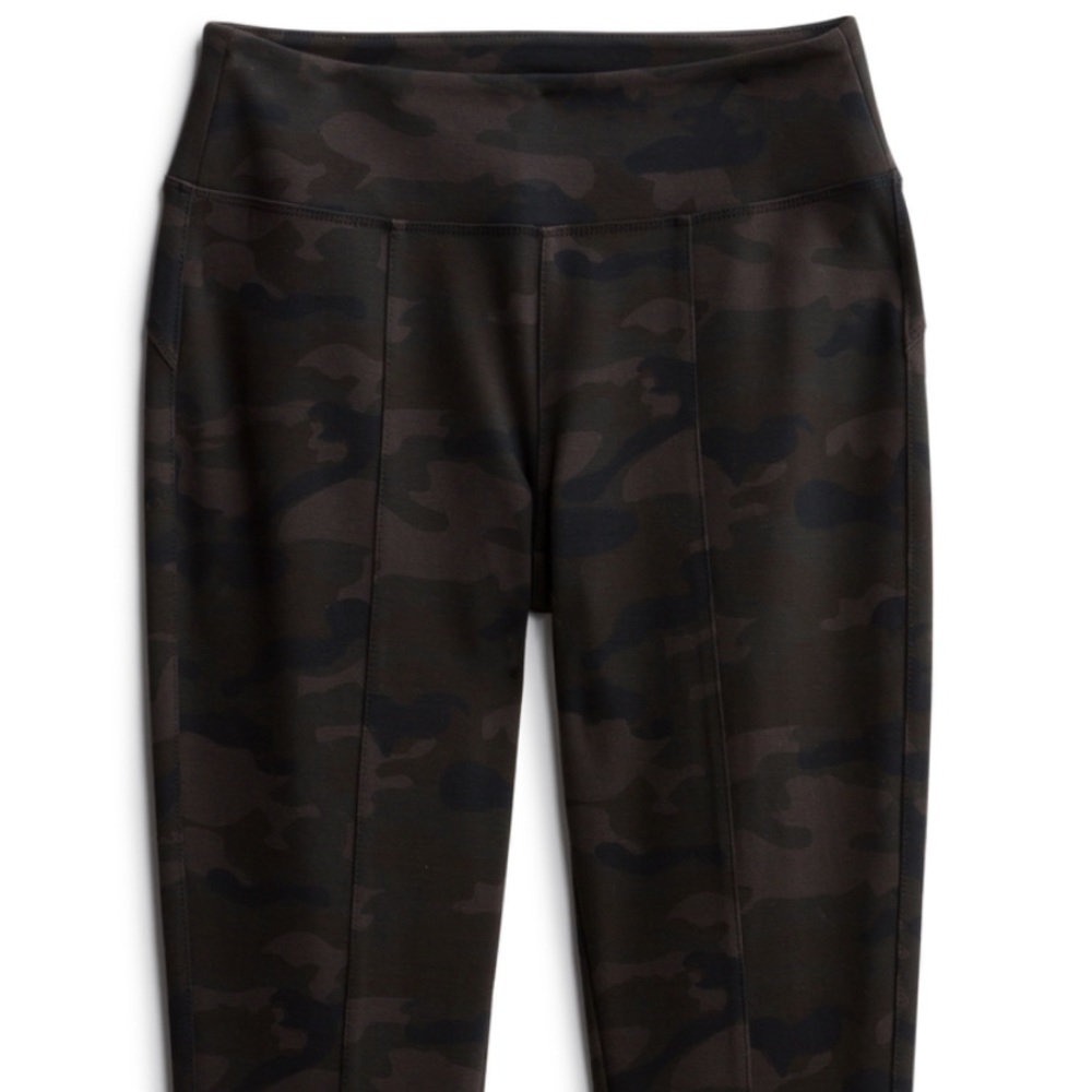 Market and Spruce Camouflage leggings